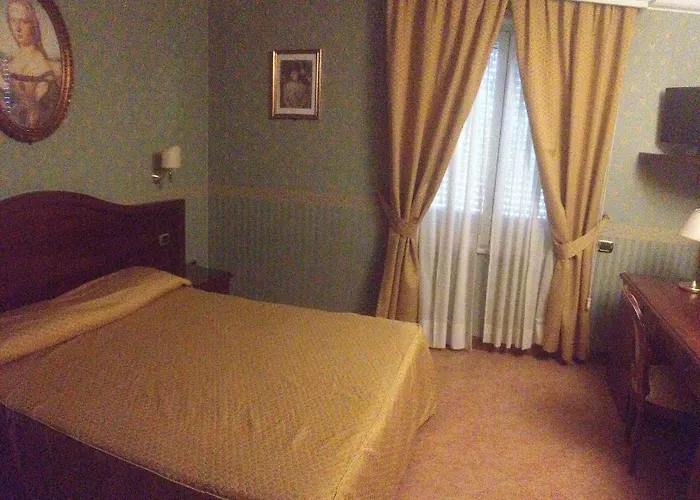 Отель Art Al Boschetto 3*